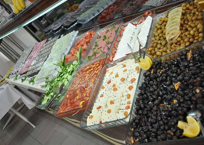 לינה וארוחת בוקר Cenka Ephesus